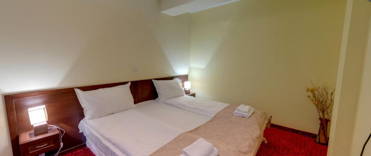 Balkan Hotel Чифлик Экстерьер фото