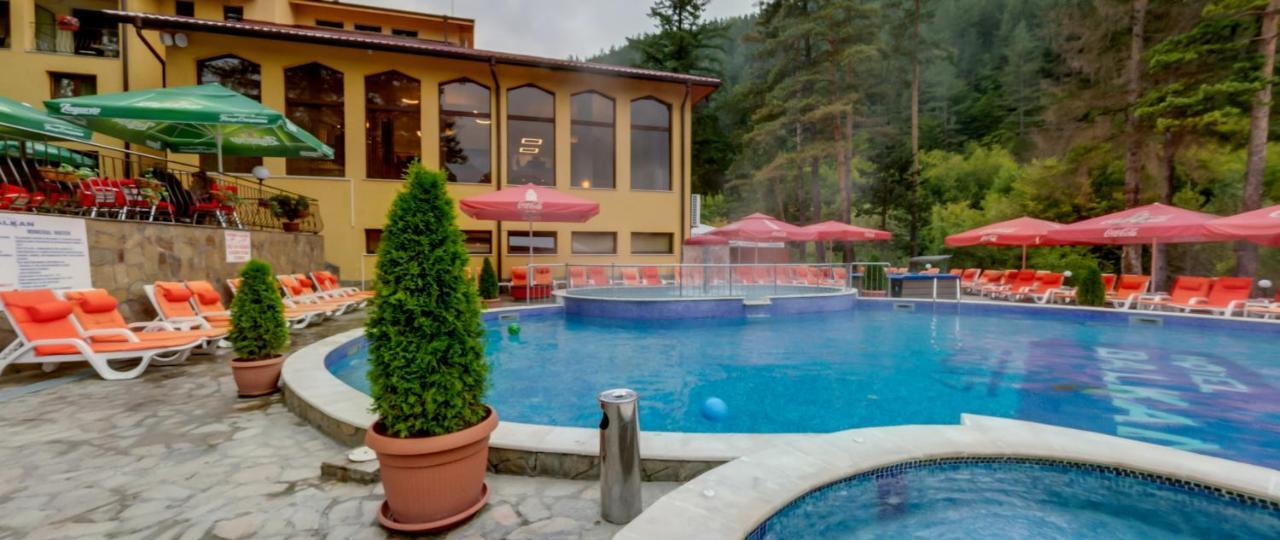 Balkan Hotel Чифлик Экстерьер фото